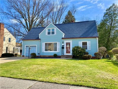 View of front of home featuring a front lawn | Image 1