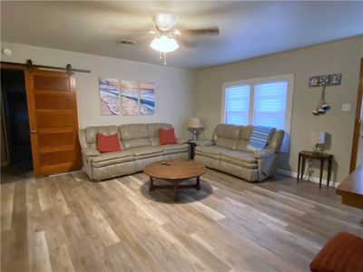 541 W Wilson Avenue, Home with 6 bedrooms, 5 bathrooms and null parking in Aransas Pass TX | Image 3