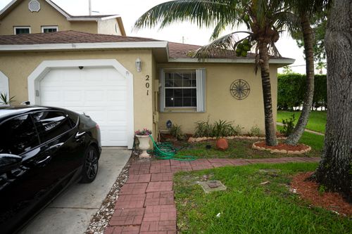201-201 Maplewood Dr, Greenacres, FL, 33415-1459 | Card Image