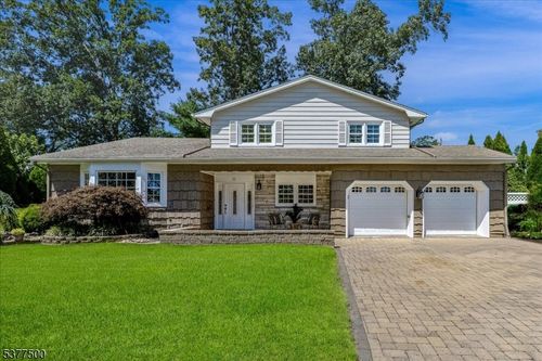 11 Jensen Rd, Sayreville, NJ, 08872-1963 | Card Image