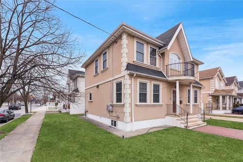 24705 136th Rd, Rosedale, NY, 11422-1624 | Card Image