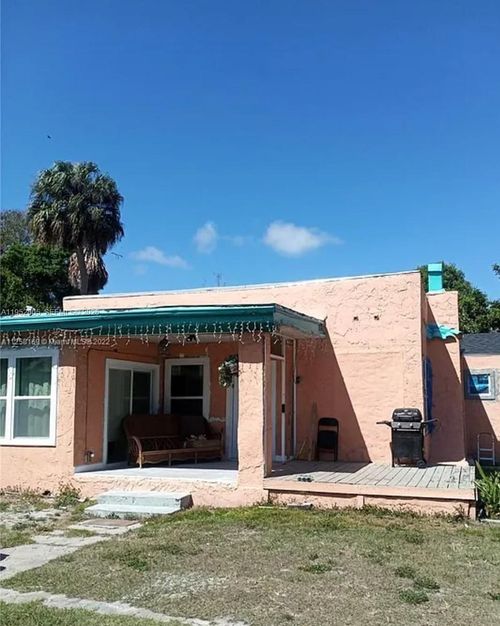 2405 Sunrise Blvd, Fort Pierce, FL, 34982-3556 | Card Image