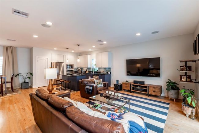 B - 4104 Spencer St, House other with 3 bedrooms, 4 bathrooms and 2 parking in Houston TX | Image 16