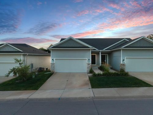 90 Keeneland Ct, Pleasant Hill, IA, 50327-1201 | Card Image