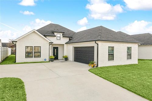 2252 N Harper Dr, Harvey, LA, 70058-1332 | Card Image
