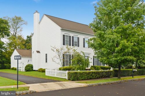 192 Pipers Inn Dr, FOUNTAINVILLE, PA, 18923-9529 | Card Image