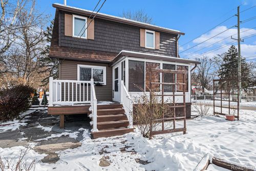 21305 Ontaga St, Farmington Hills, MI, 48336-6136 | Card Image