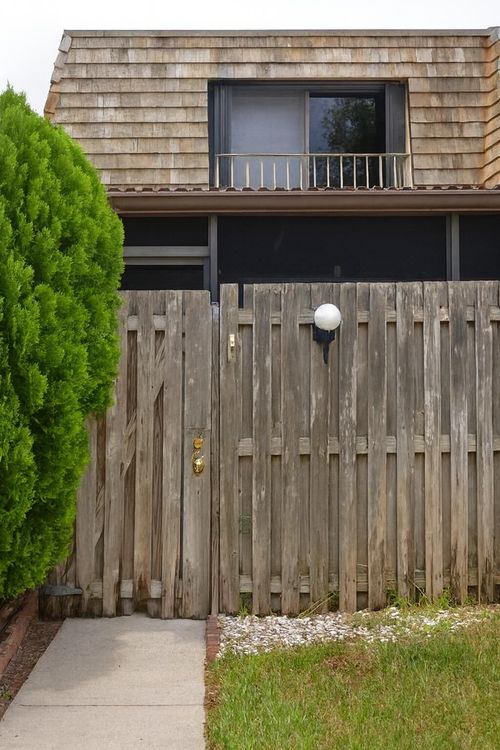 211 Woodland Rd, Palm Springs, FL, 33461-1012 | Card Image