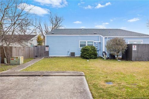 1709 Fox Run Dr, Lake Charles, LA, 70605-6451 | Card Image