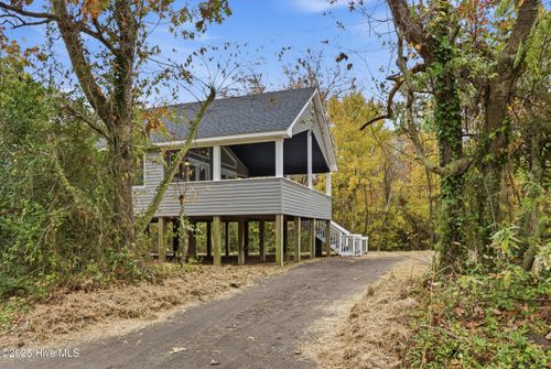 133 N River Dr, Jarvisburg, NC, 27947-9502 | Card Image