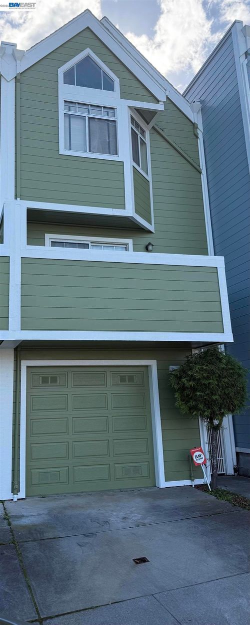 11 Rebecca Ln, San Francisco, CA, 94124-1726 | Card Image