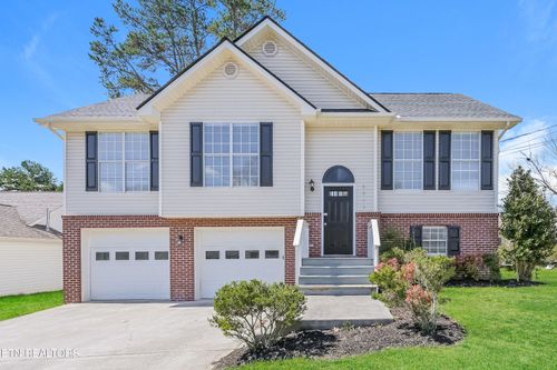 6919 Saint Croix Ln, Knoxville, TN, 37918-0930 | Card Image