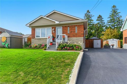 174 Broker Dr, Hamilton, ON, L8T2C1 | Card Image