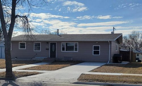 321 16th Ave Ne, Jamestown, ND, 58401-3839 | Card Image