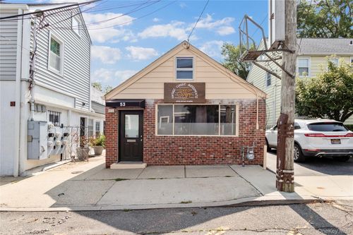 53 Spring Street, Oyster Bay, NY, 11771 | Card Image