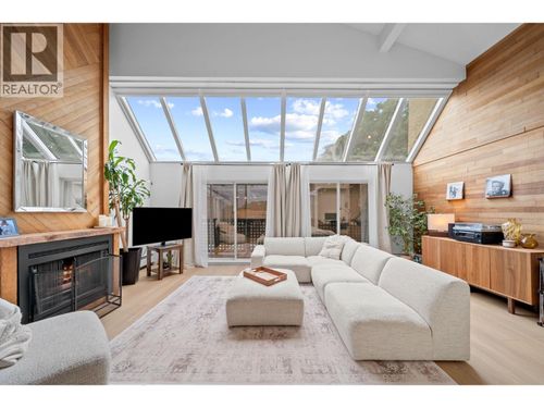 402-110 Seventh Street, New Westminster, BC, V3M5W5 | Card Image