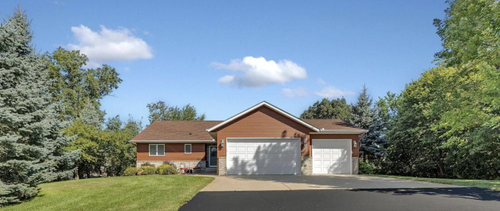 122 Ridge Rd, New London, MN, 56273-8652 | Card Image