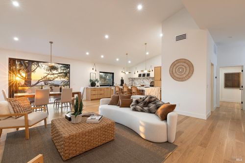 559 E Spring St, Napa, CA, 94559 | Card Image