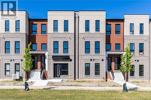 243 Burke St, Hamilton, ON, L8B0M3 | Card Image