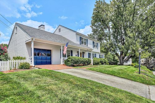 2201 Hunters Rd Sw, Roanoke, VA, 24015-3631 | Card Image