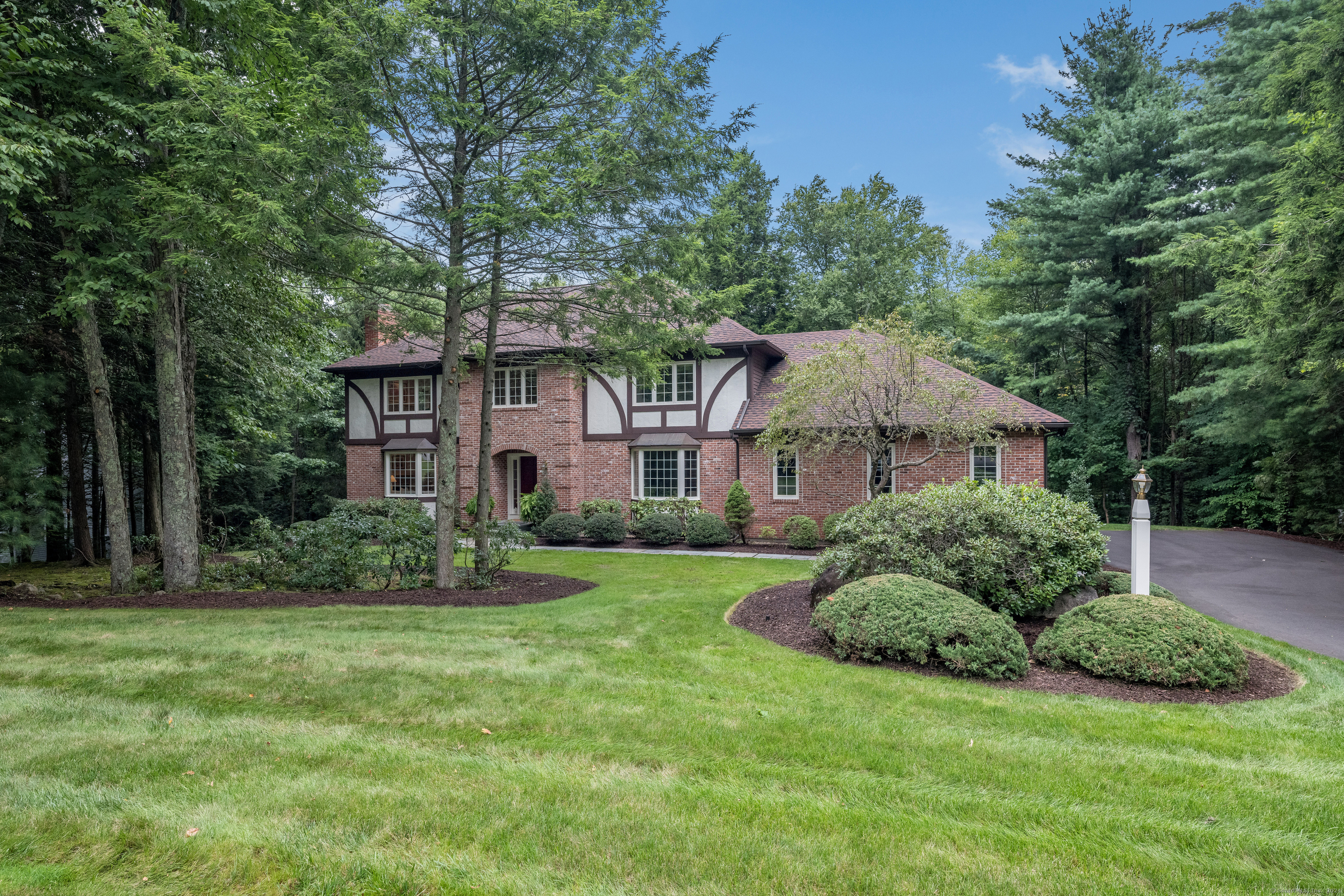Henley Way, Avon, CT 06001