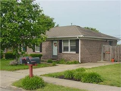 121 Arrowhead Rd, Nicholasville, KY, 40356-8950 | Card Image