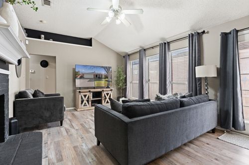 6985 Avington Way, Fort Worth, TX, 76133-8193 | Card Image