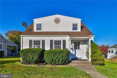 426 Locust Road, House other with 3 bedrooms, 2 bathrooms and null parking in HELLERTOWN PA | Image 1