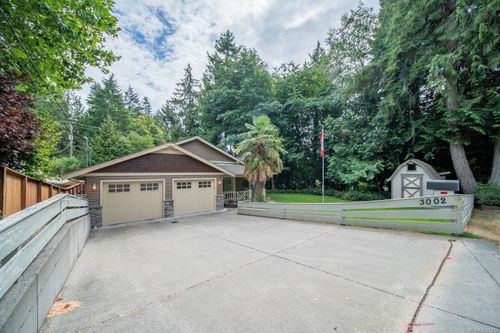 3002 Charles St, Nanaimo, BC, V9T2Y1 | Card Image