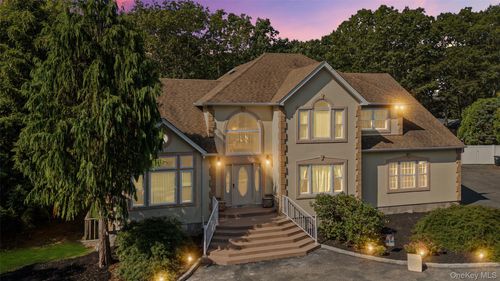 162 Miller Place Rd, Miller Place, NY, 11764-2803 | Card Image