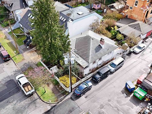 228 E 26th Ave, Vancouver, BC, V5V2H3 | Card Image