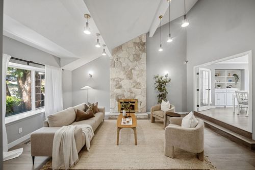 2480 Gale Ave, Coquitlam, BC, V3K6B6 | Card Image