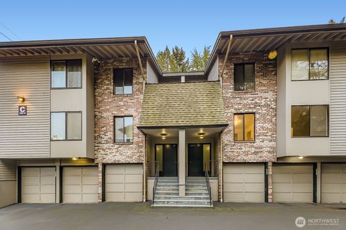 c114-13513 Linden Ave N, Seattle, WA, 98133-7501 | Card Image