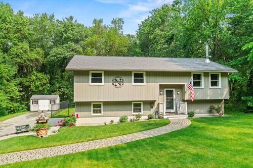 16 Hazelwood Dr, Hudson, NH, 03051-3406 | Card Image