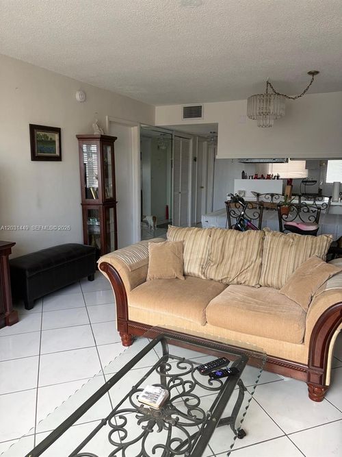 403a-215 Se 3rd Ave, Hallandale Beach, FL, 33009-5671 | Card Image