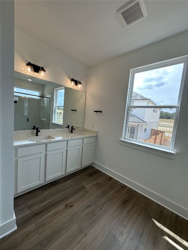 173 Sycamore Pines Ln, House other with 3 bedrooms, 3 bathrooms and 2 parking in Kyle TX | Image 5