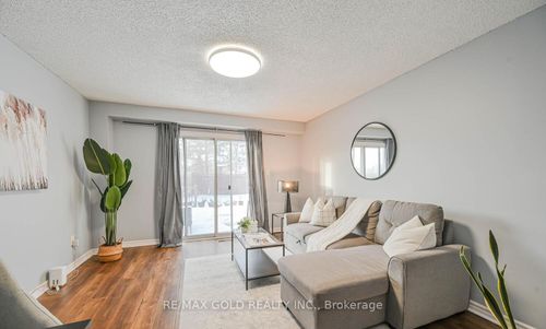 73 Chipmunk Cres, Brampton, ON, L6R1B4 | Card Image