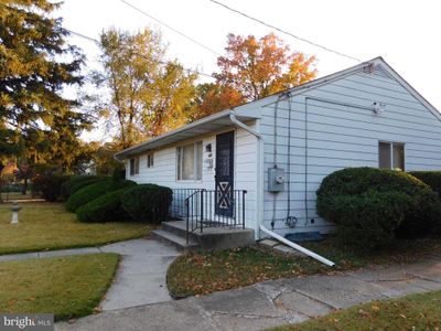 409 West Avenue, House other with 3 bedrooms, 1 bathrooms and null parking in DELANCO NJ | Image 2