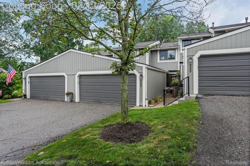 1080 Washington Cir, Northville, MI, 48167-1005 | Card Image