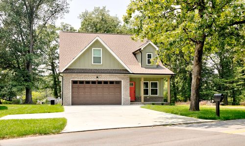 921 Graysville Rd, Chattanooga, TN, 37421-4325 | Card Image