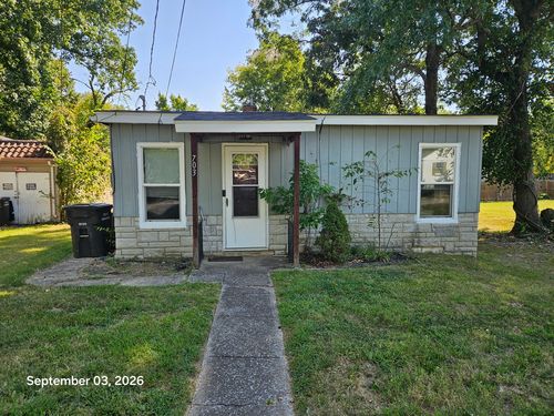 703 N James St, Carbondale, IL, 62901-1226 | Card Image