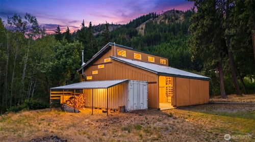 601 Kretschman Dr, Cle Elum, WA, 98922-6011 | Card Image