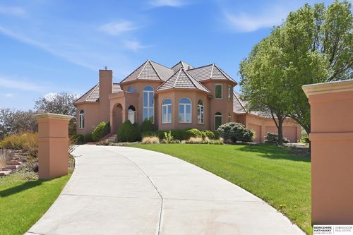 13707 Cuming St, Omaha, NE, 68154-5197 | Card Image