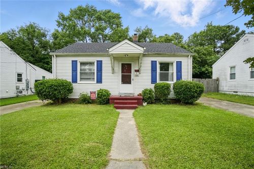 81 Bolling Rd, Portsmouth, VA, 23701-2061 | Card Image