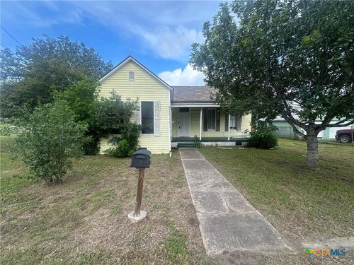 205 S Valley St, Cuero, TX, 77954-3036 | Card Image