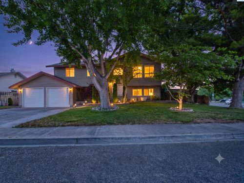 719 N Louisiana Pl, Kennewick, WA, 99336 | Card Image