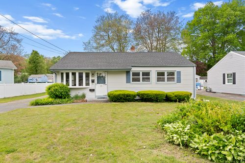 81 Montague Cir, East Hartford, CT, 06118-2235 | Card Image