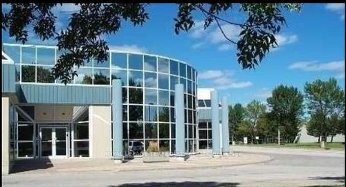 7-60 Granton Dr, Richmond Hill, ON, L4B2N6 | Card Image