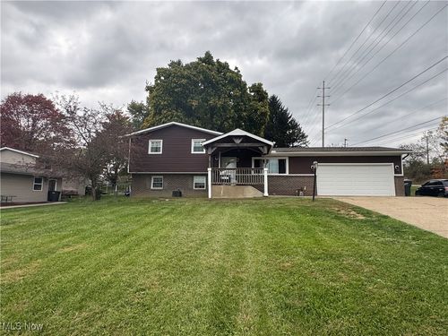 8069 Orchardway St Nw, North Canton, OH, 44720-5147 | Card Image