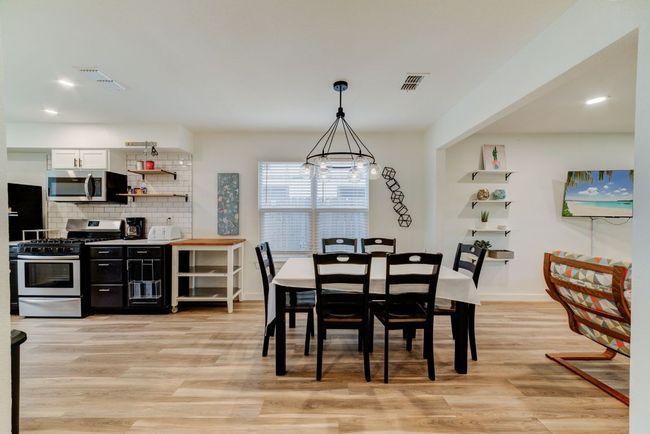 4405 Button Bend Cir, House other with 4 bedrooms, 2 bathrooms and 2 parking in Austin TX | Image 6